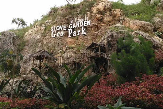 Open Trip Stone Garden Goa Pawon 1 Hari
