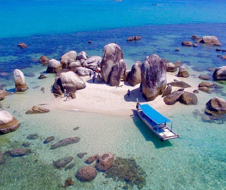 Paket Tour Wisata Pulau Batu Berlayar Belitung Bersama Campa Tour