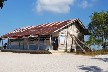 Paket Tour Wisata Sekolah Laskar Pelangi Belitung Bersama Campa Tour