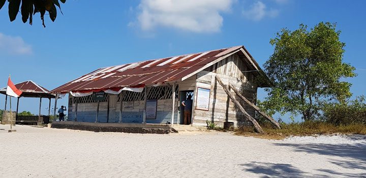 Paket Tour Wisata Sekolah Laskar Pelangi Belitung Bersama Campa Tour