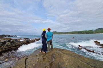 Pantai Karang Taraje