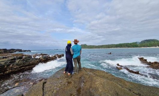 Pantai Karang Taraje