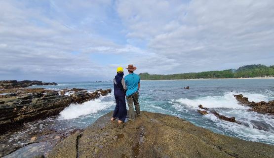 Pantai Karang Taraje