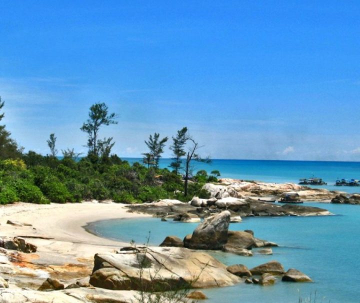 Paket Tour Wisata Pantai Penyusuk Bangka Bersama Campa Tour