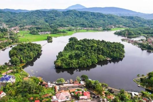 Paket Tour Desa Wisata Ciamis : Fun Tubing Bangunharja, Kampung Bungur, Kampung Nila & Desa Slamanik